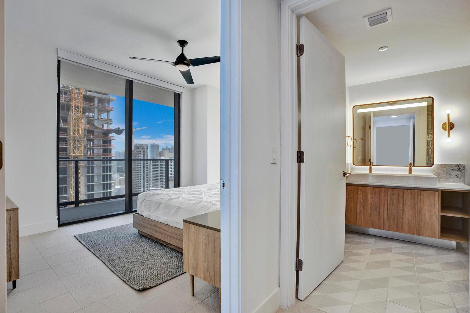 Apartamento New 2-bdrm Downtown With Bay Vista *