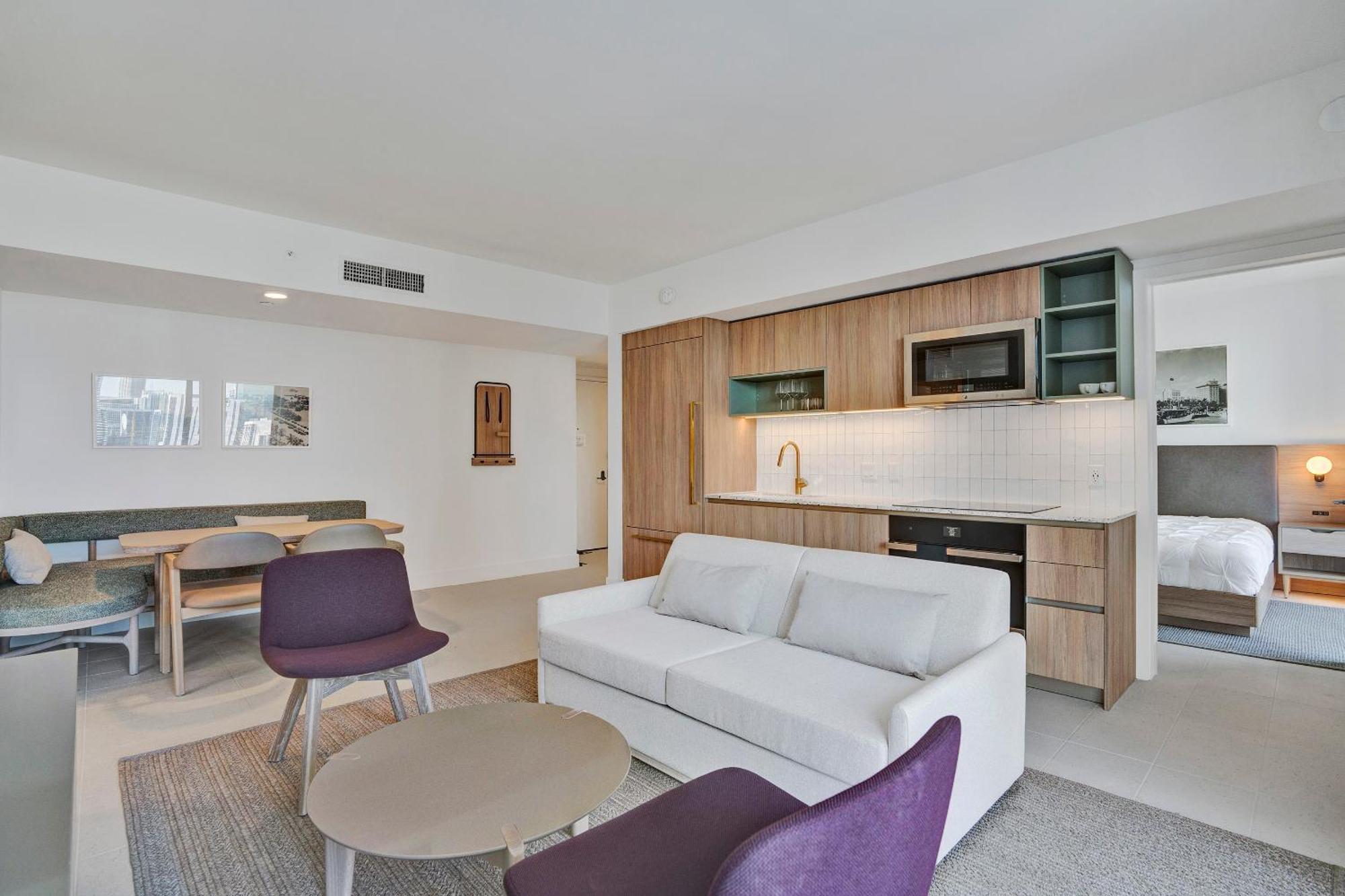 Apartamento New 2-bdrm Downtown With Bay Vista