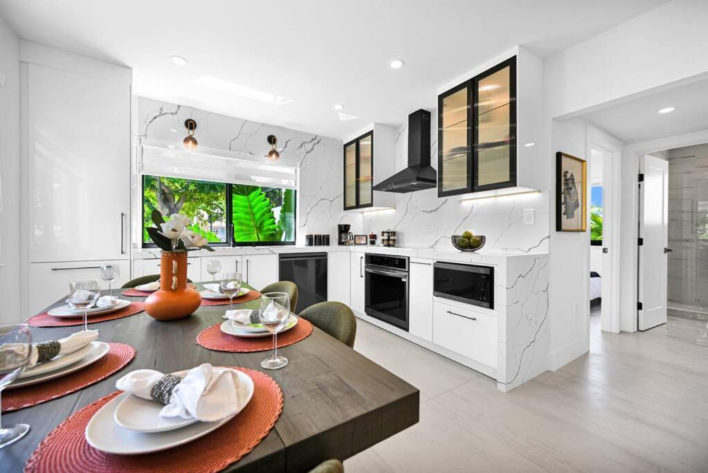 Stylish Oasis In Design District, Near Wynwood Casa de férias Miami