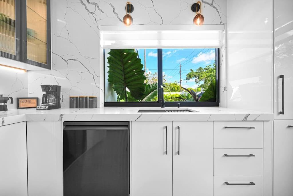 Stylish Oasis In Design District, Near Wynwood Casa de férias Miami
