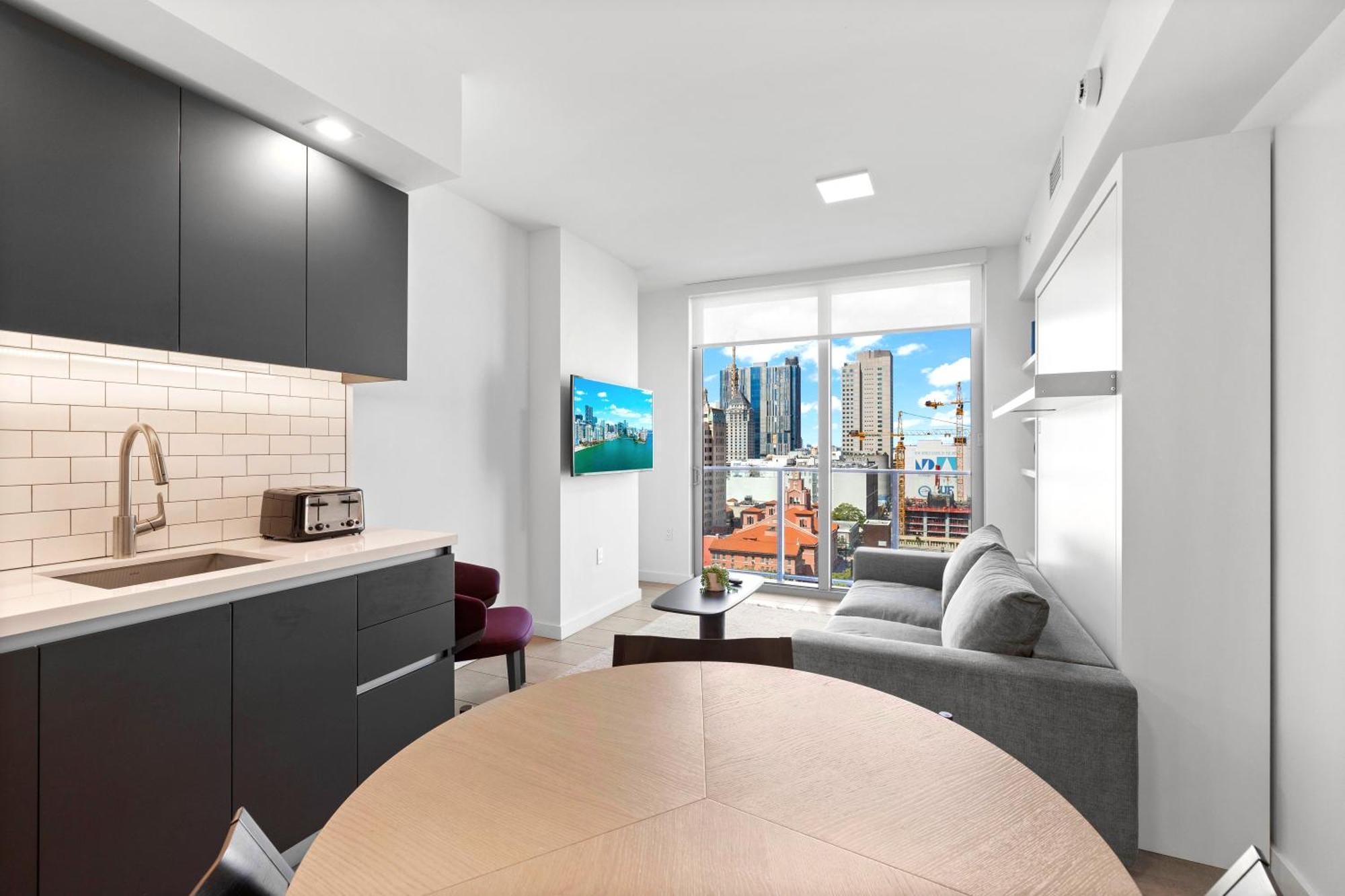 Luxury One-bedroom W Amenities! Apartment *