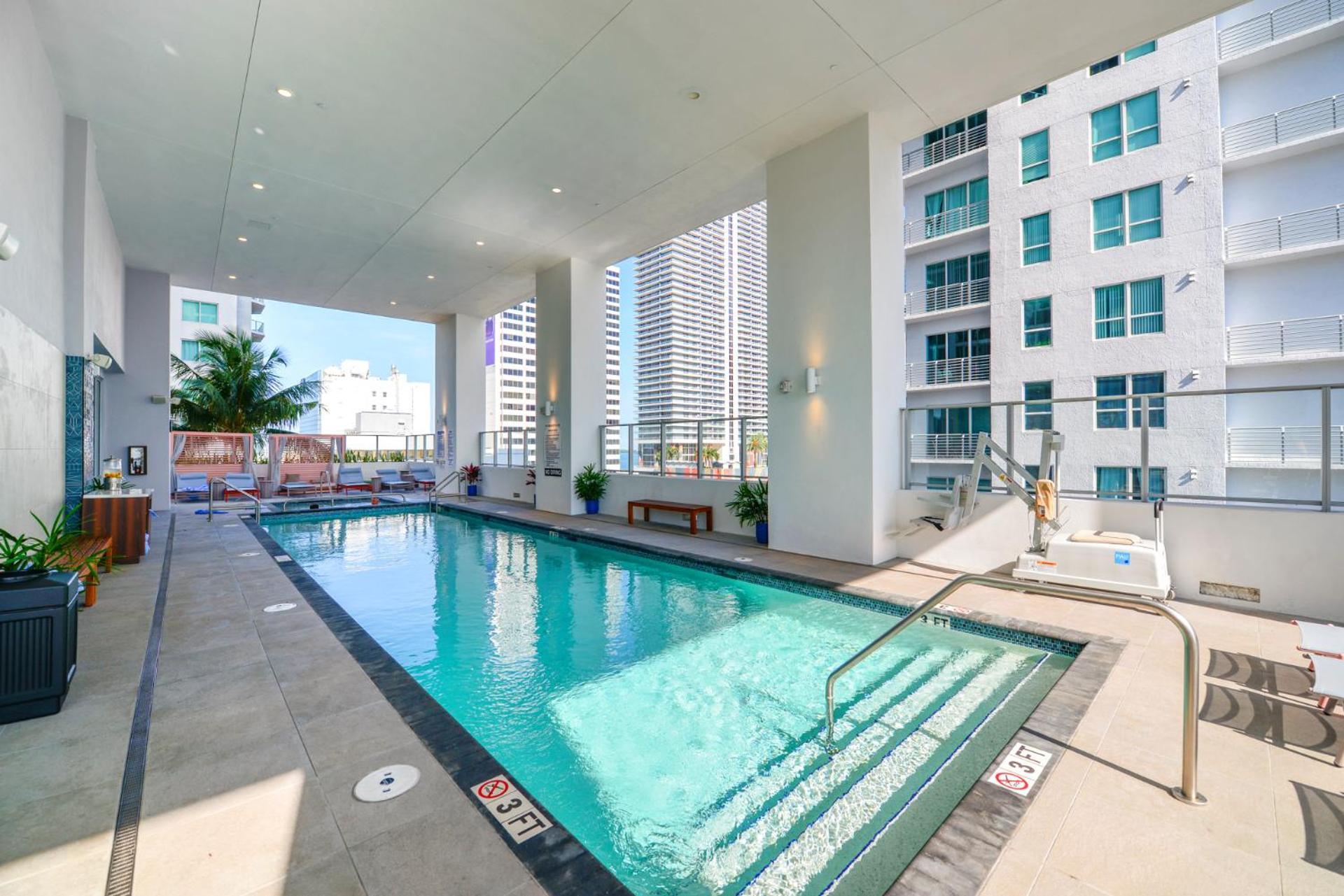 Luxury One-bedroom W Amenities! Apartment Miami