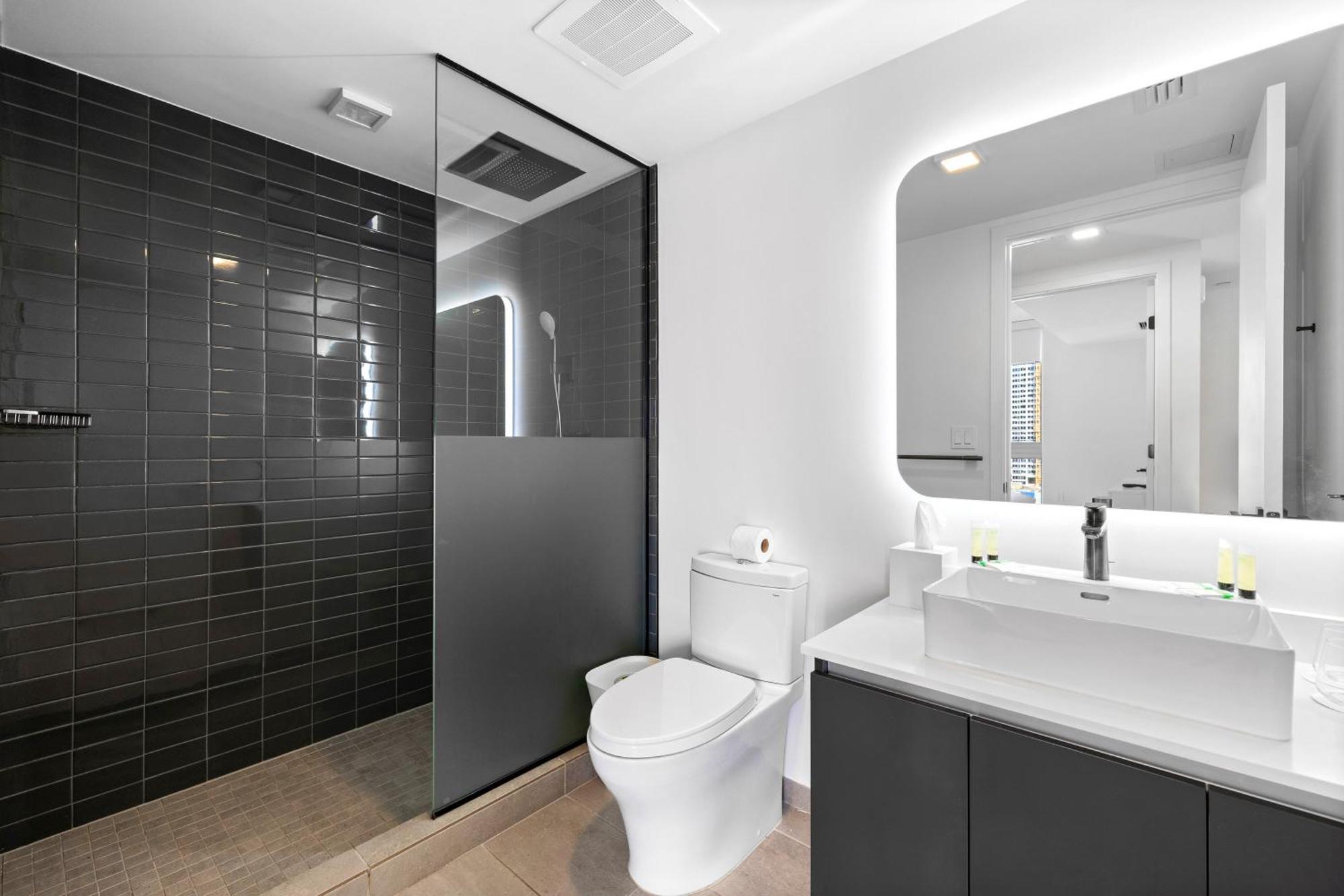 Luxury One-bedroom W Amenities! Miami