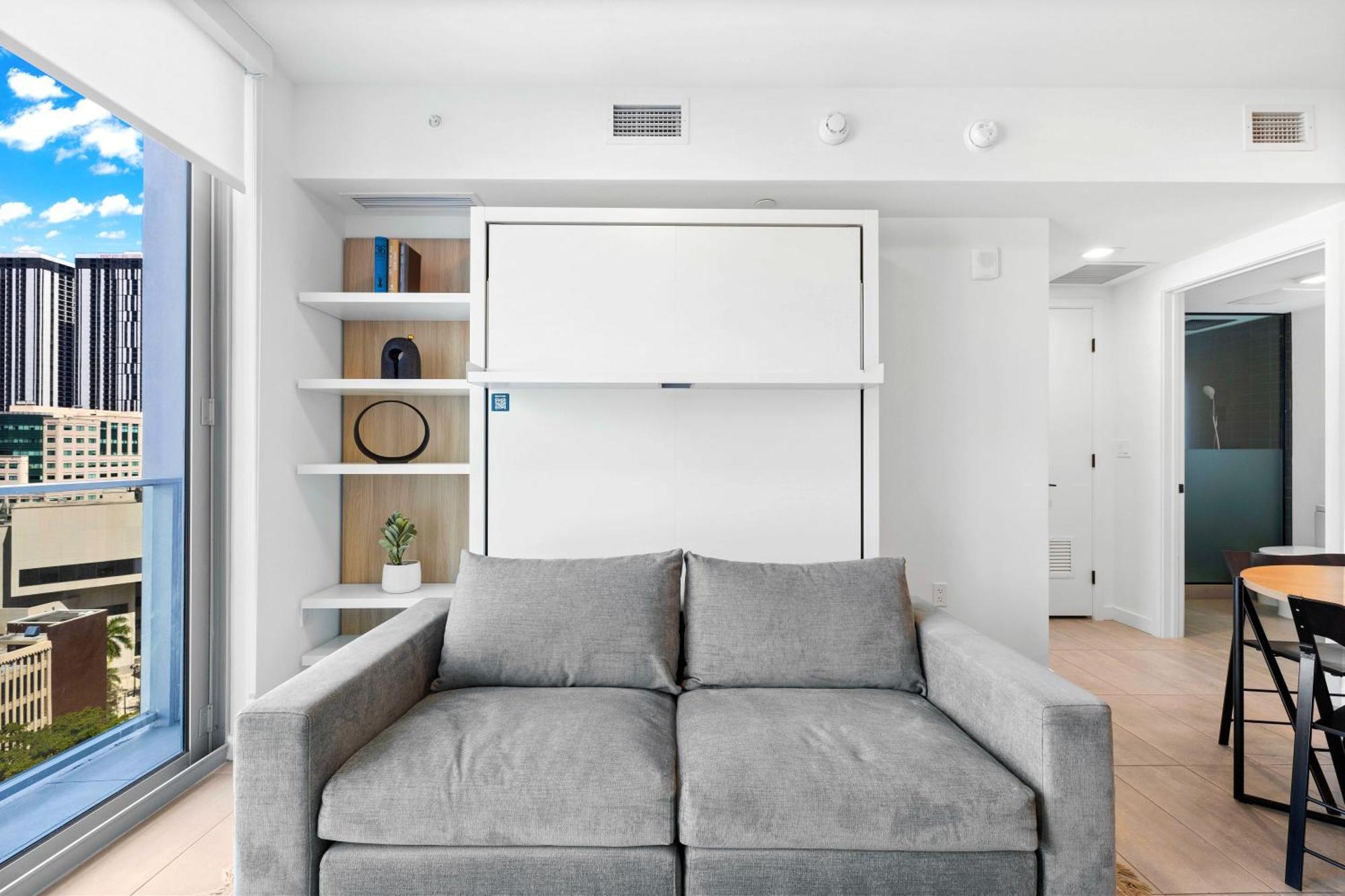 Apartment Luxury One-bedroom W Amenities! *