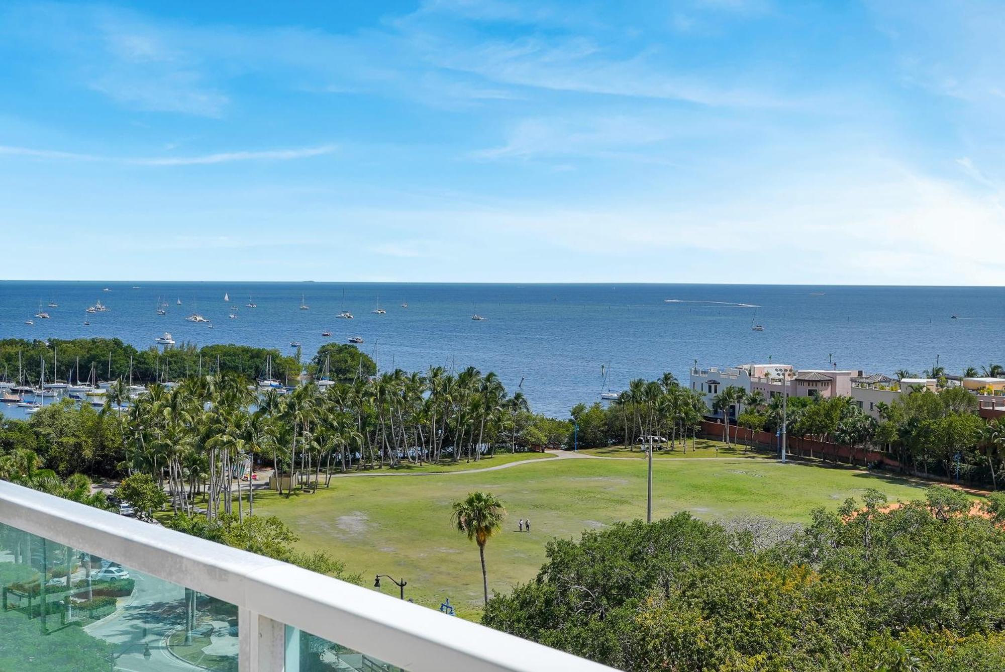 Aparthotel Fabulous 2 Bedroom In Heart Of Grove Miami