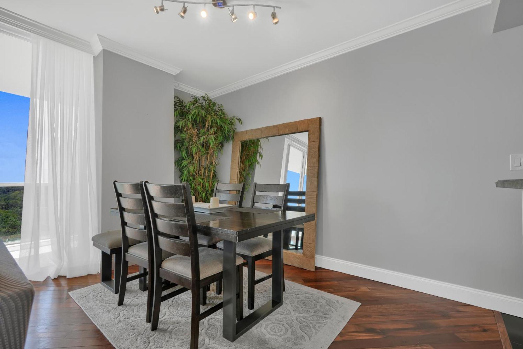 Tropical Paradise Spacious 3 Bedroom