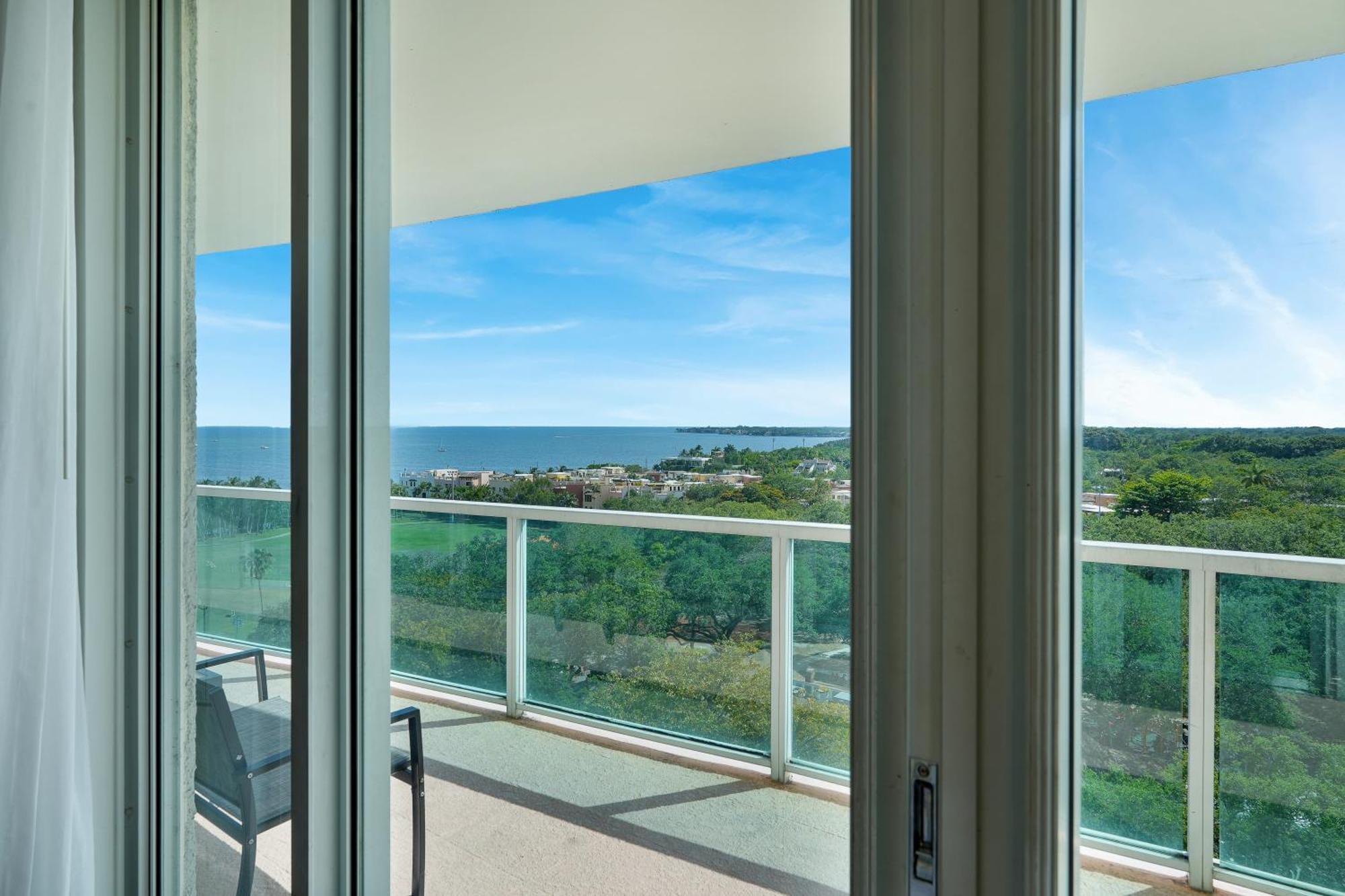 Tropical Paradise Spacious 3 Bedroom *