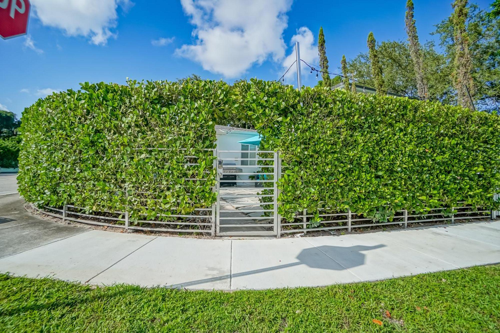 Buddha House Pool Big Yard Holiday home Miami