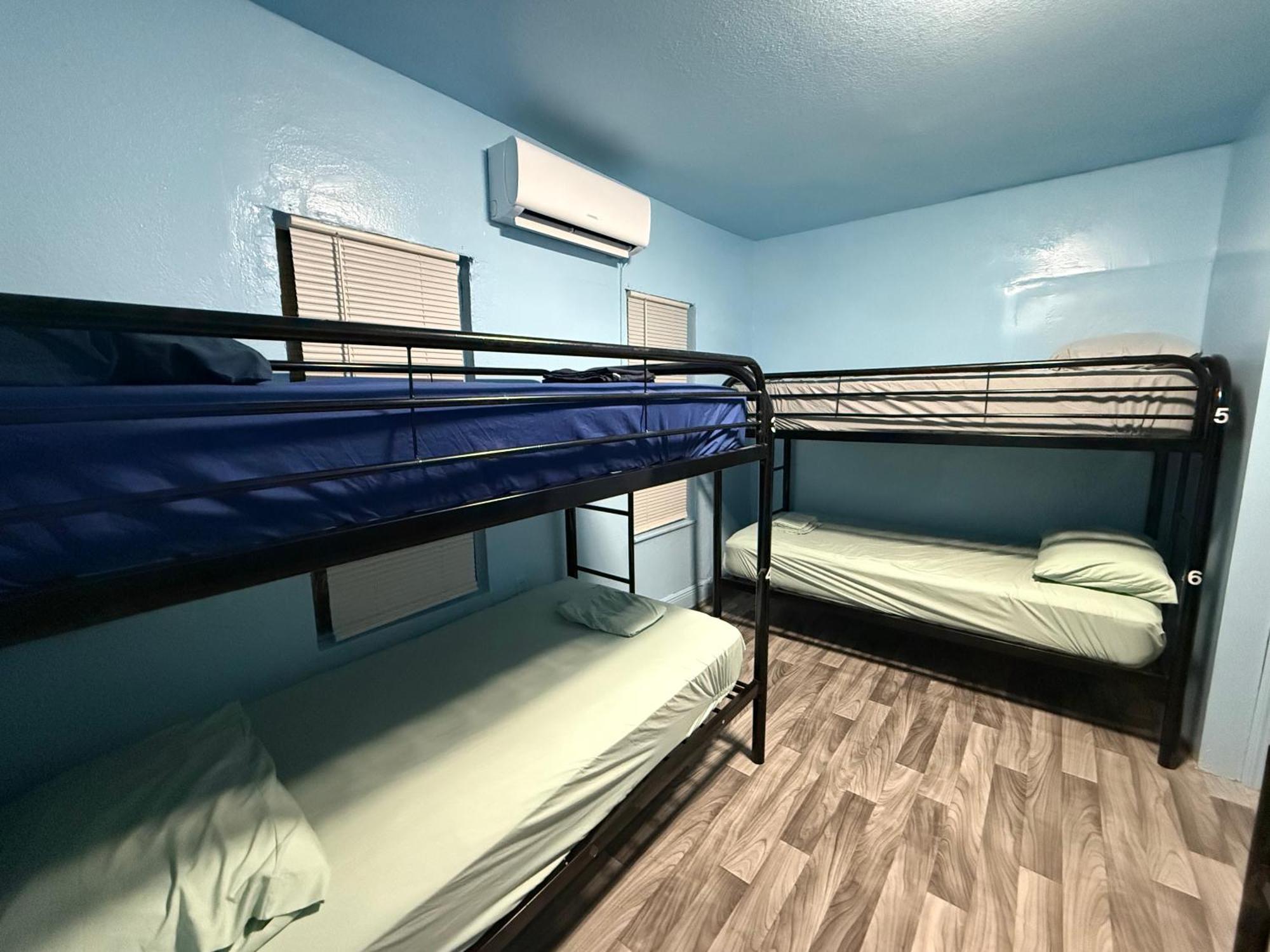 Oqp Vacations Hostel *