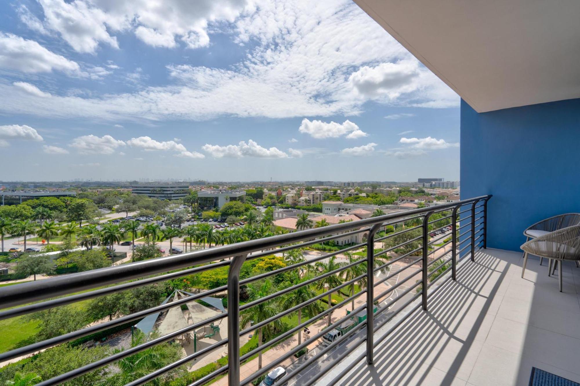 805mm Downtown Doral 2 Bedrooms & 2 Bathrooms *