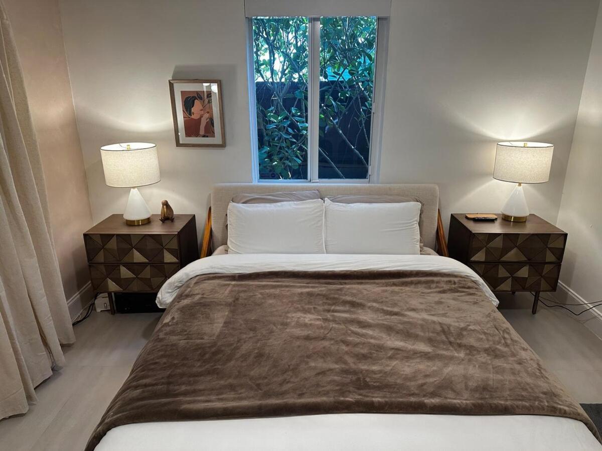 Casa de férias 10 Min From Wynwood, Tropical Oasis W Heated Pool