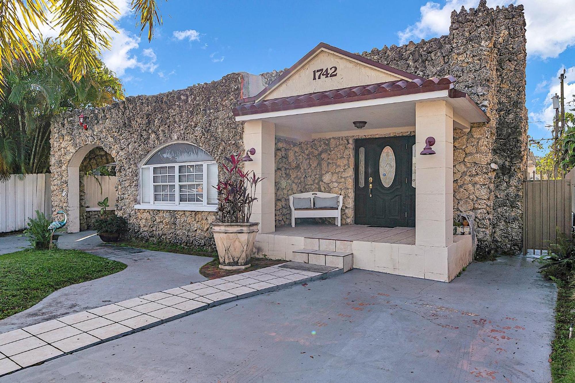 Coral Close To Little Havana Homestay Miami