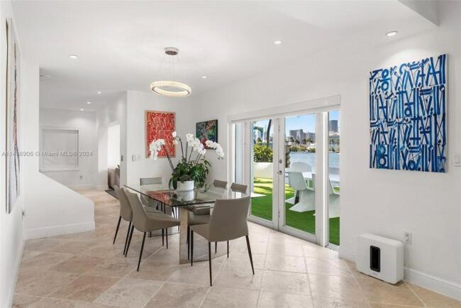 Villa Waterfront Paradise 4 Bd Breeze With Pool