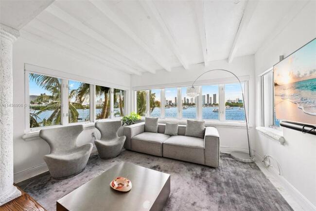 Waterfront Paradise 4 Bd Breeze With Pool Villa