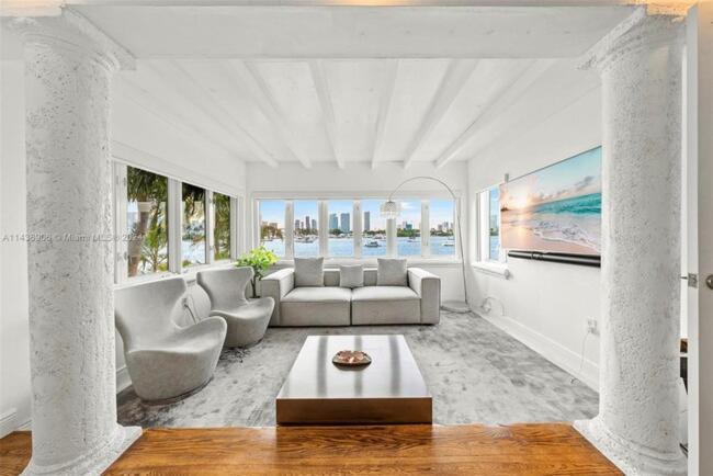 Waterfront Paradise 4 Bd Breeze With Pool Villa *