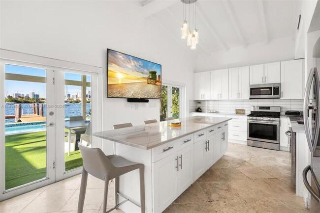 Villa Waterfront Paradise 4 Bd Breeze With Pool *