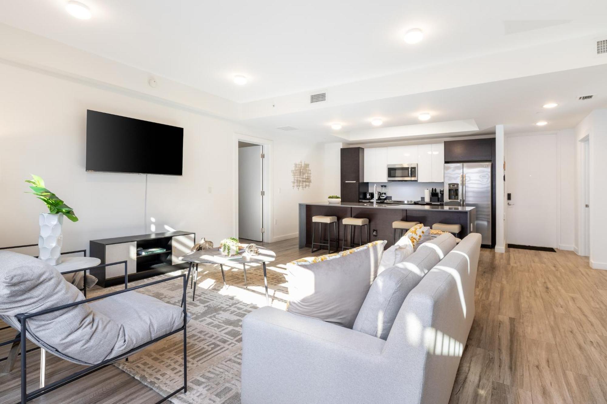 Stylish 2br Retreat, With Rooftop Lounge Miami