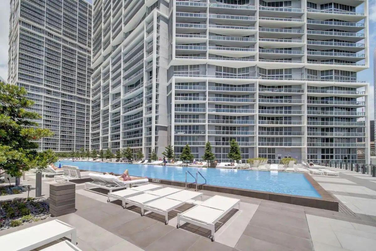 Stunning 40th Floor High Ceiling Icon Brickell With Access Apartment