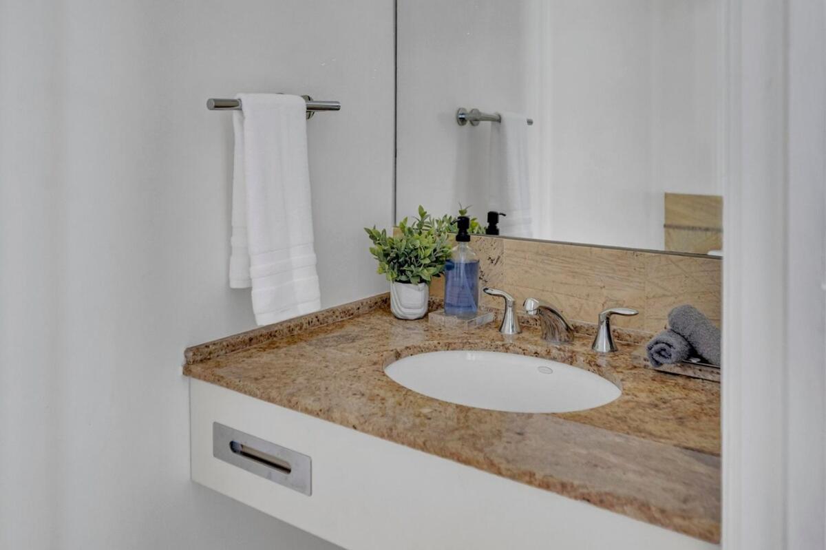 Apartamento Spacious Corner At Aka With Bay View In Ideal Location Free Parking Miami