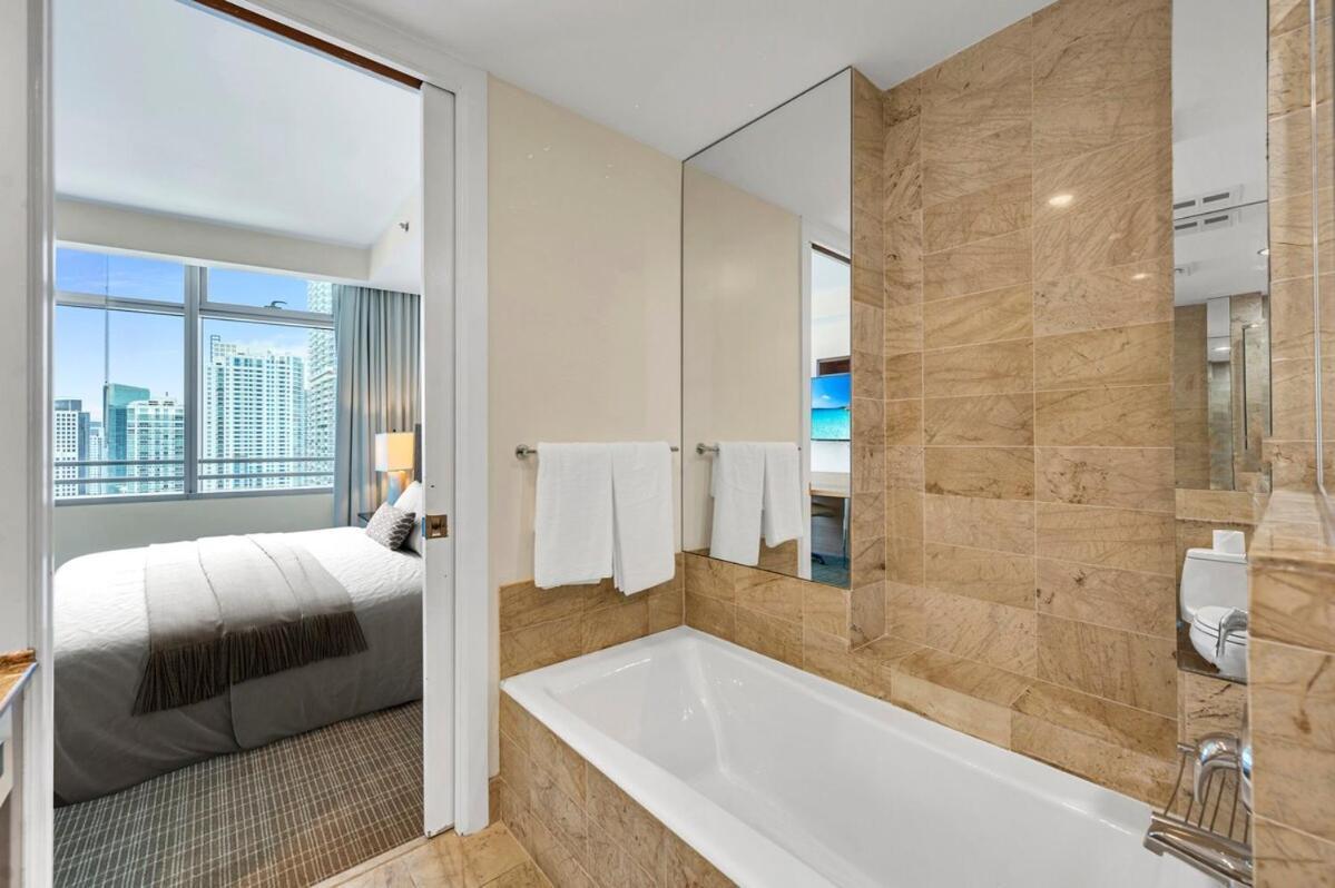 Spacious Corner At Aka With Bay View In Ideal Location Free Parking Apartamento *