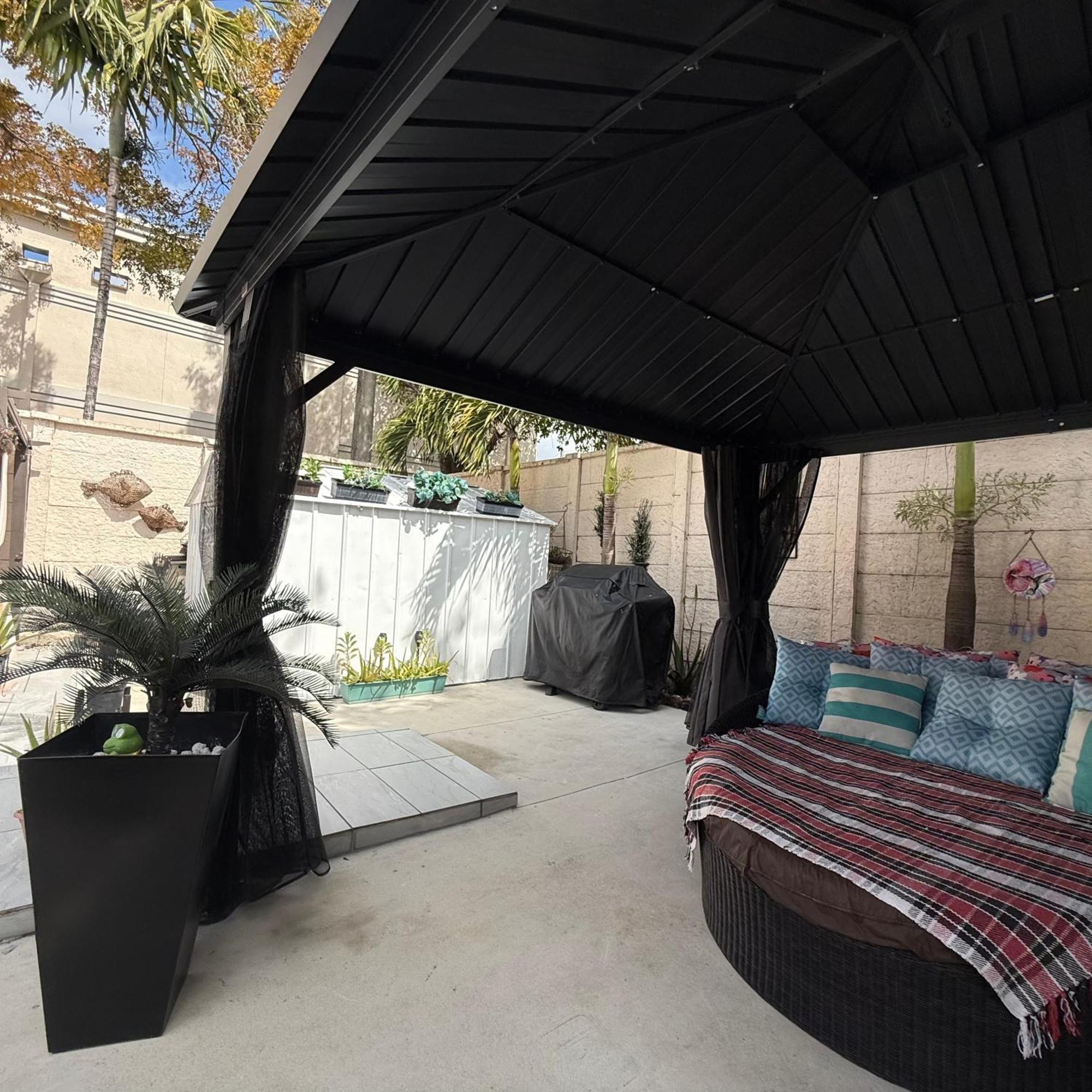 Tiny Place W Private Hot Jacuzzi 7 Min To International Airport Acomodação com café da manhã  *