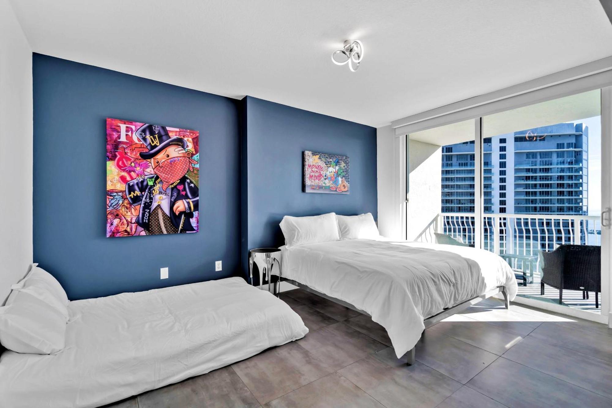 High-end In Glamorous Brickell Apartment *