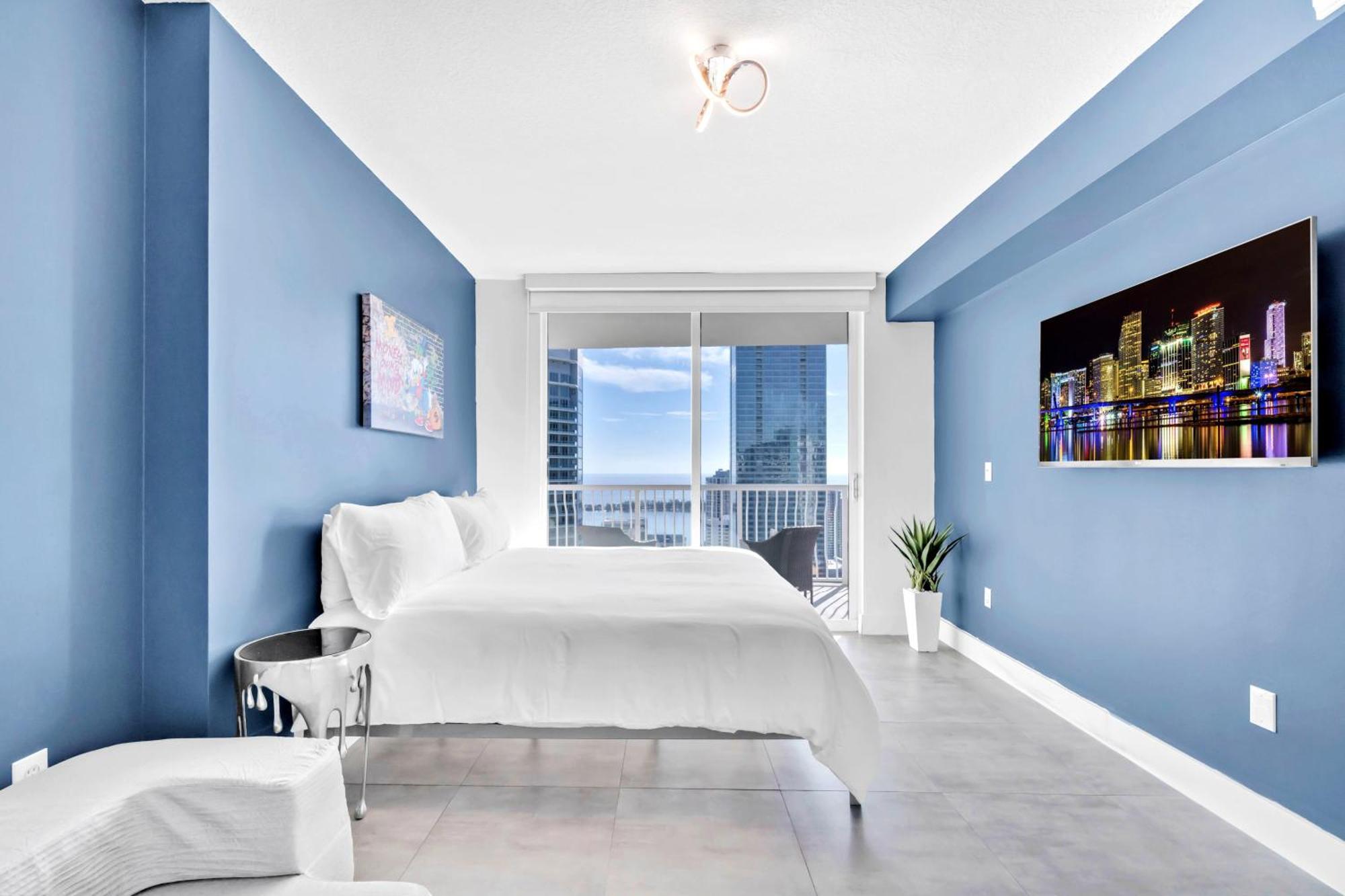 High-end In Glamorous Brickell Apartment