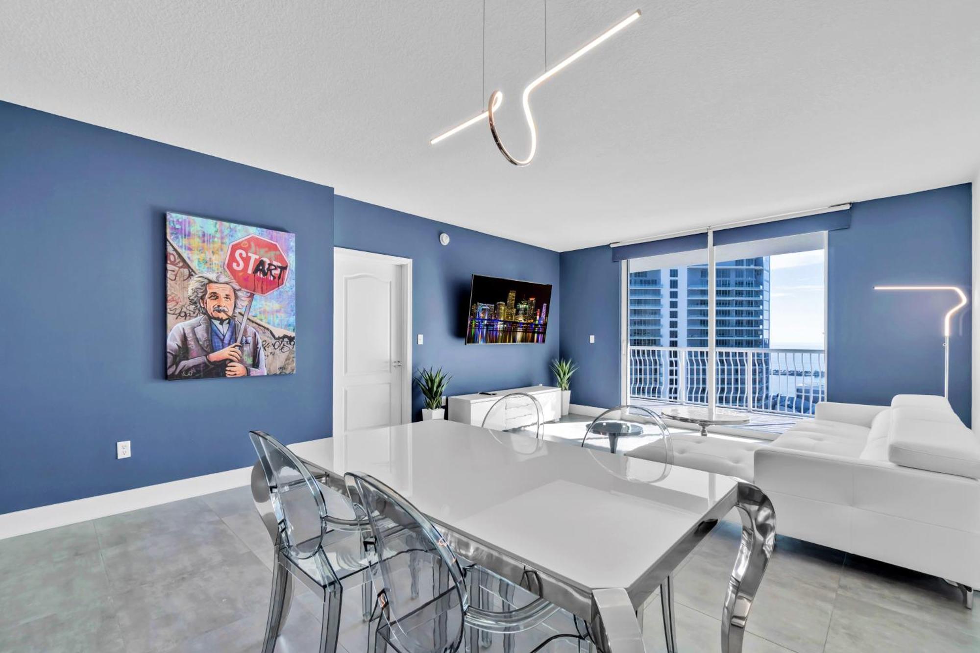 High-end In Glamorous Brickell Apartment Miami
