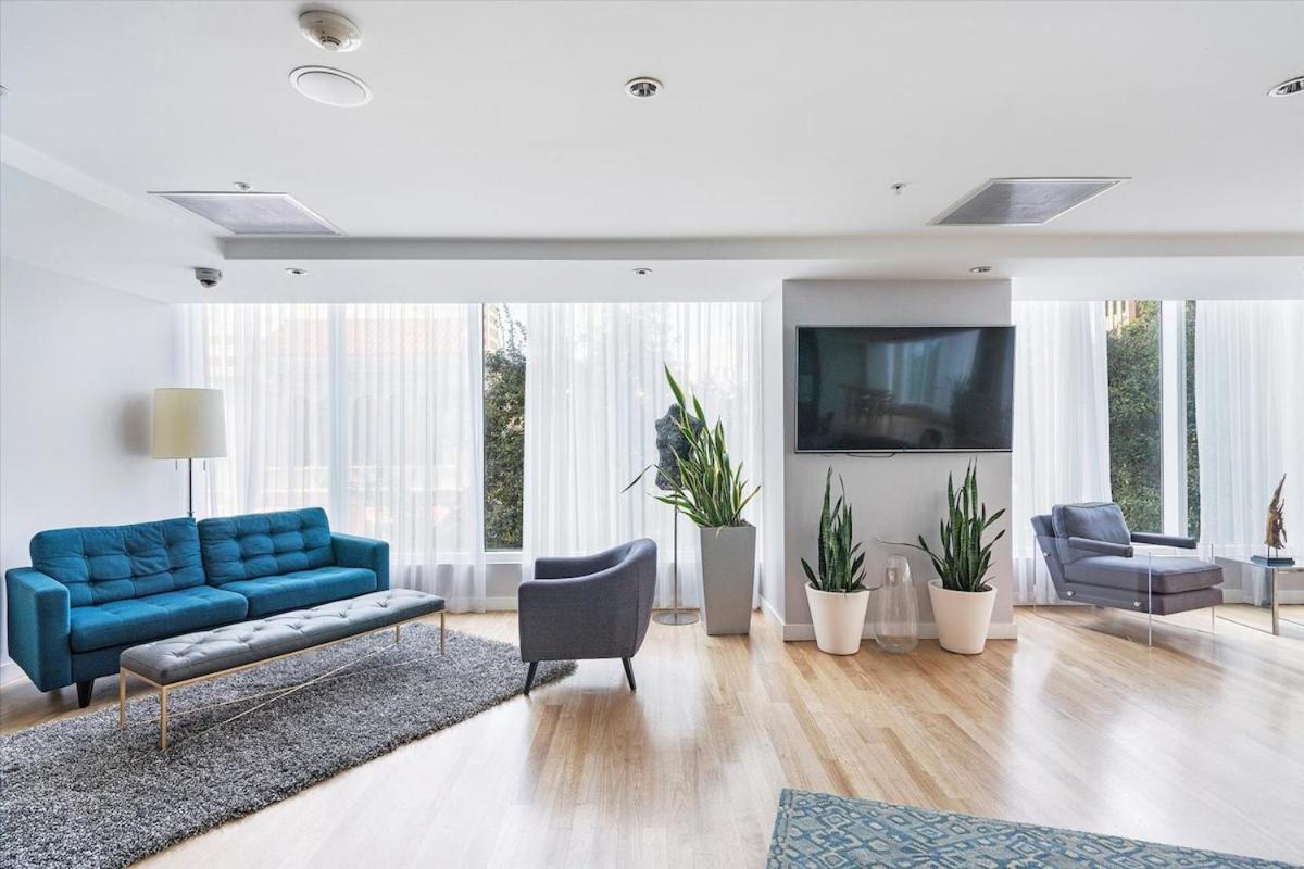 Lux Penthouse Loft - Free Parking - Bay Views *