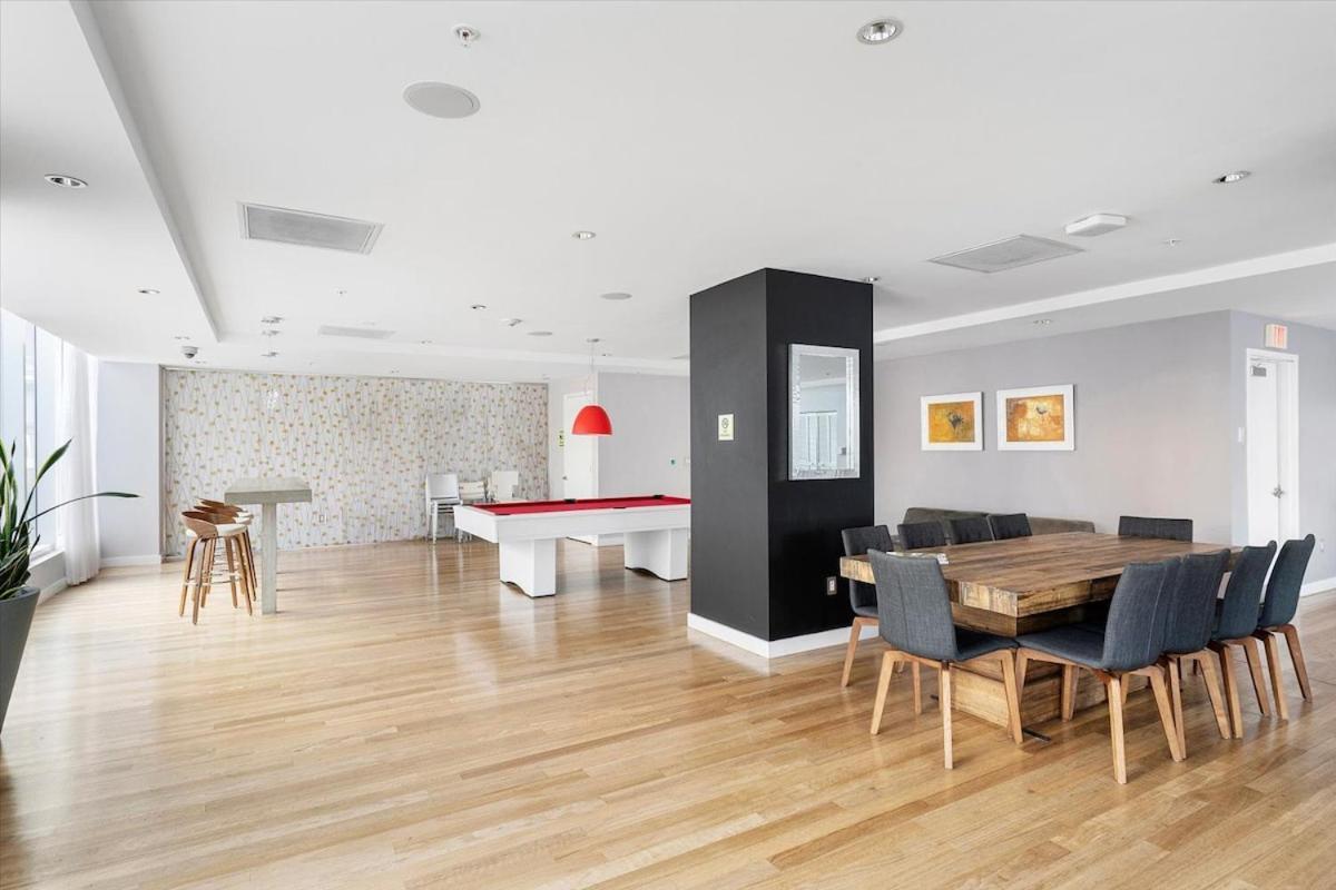 Lux Penthouse Loft - Free Parking - Bay Views *