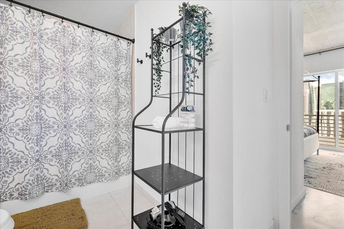 Lux Penthouse Loft - Free Parking - Bay Views *