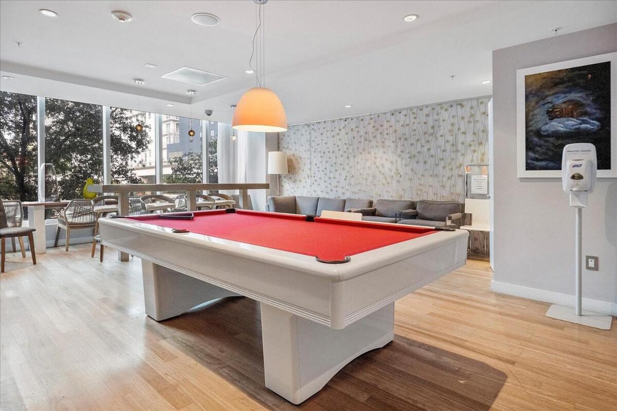 Lux Penthouse Loft - Free Parking - Bay Views