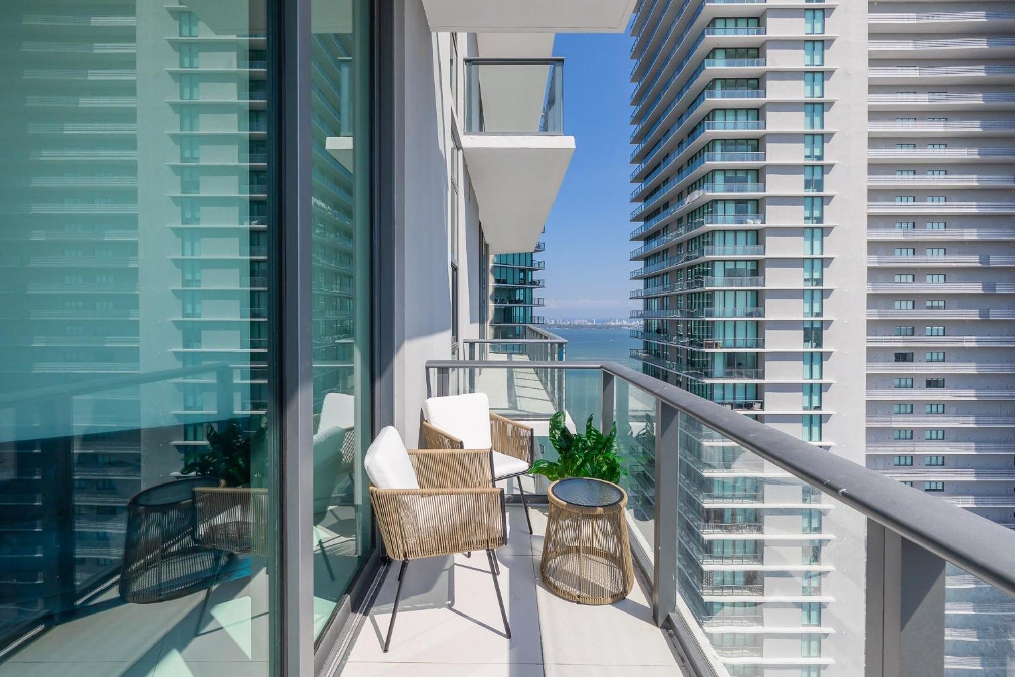 Unique High-rise In Holiday home *
