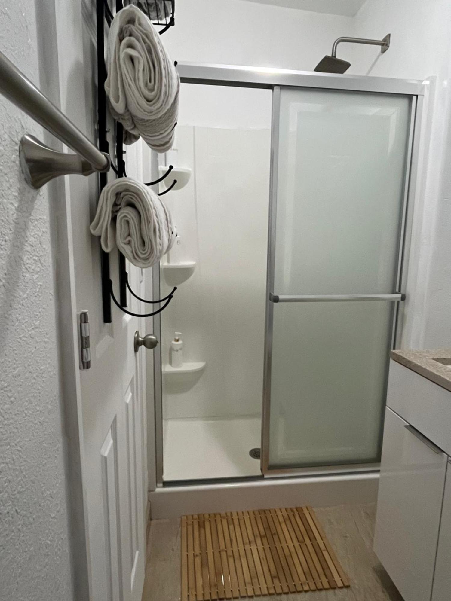 Guest W Free Parking At 7 Min To International Airport Hospedagem domiciliar *
