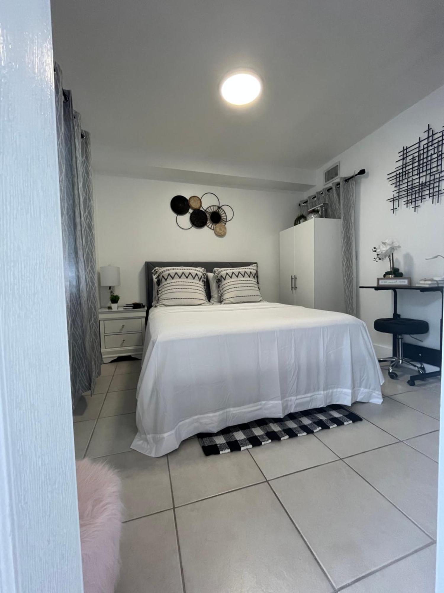Hospedagem domiciliar Guest W Free Parking At 7 Min To International Airport Miami