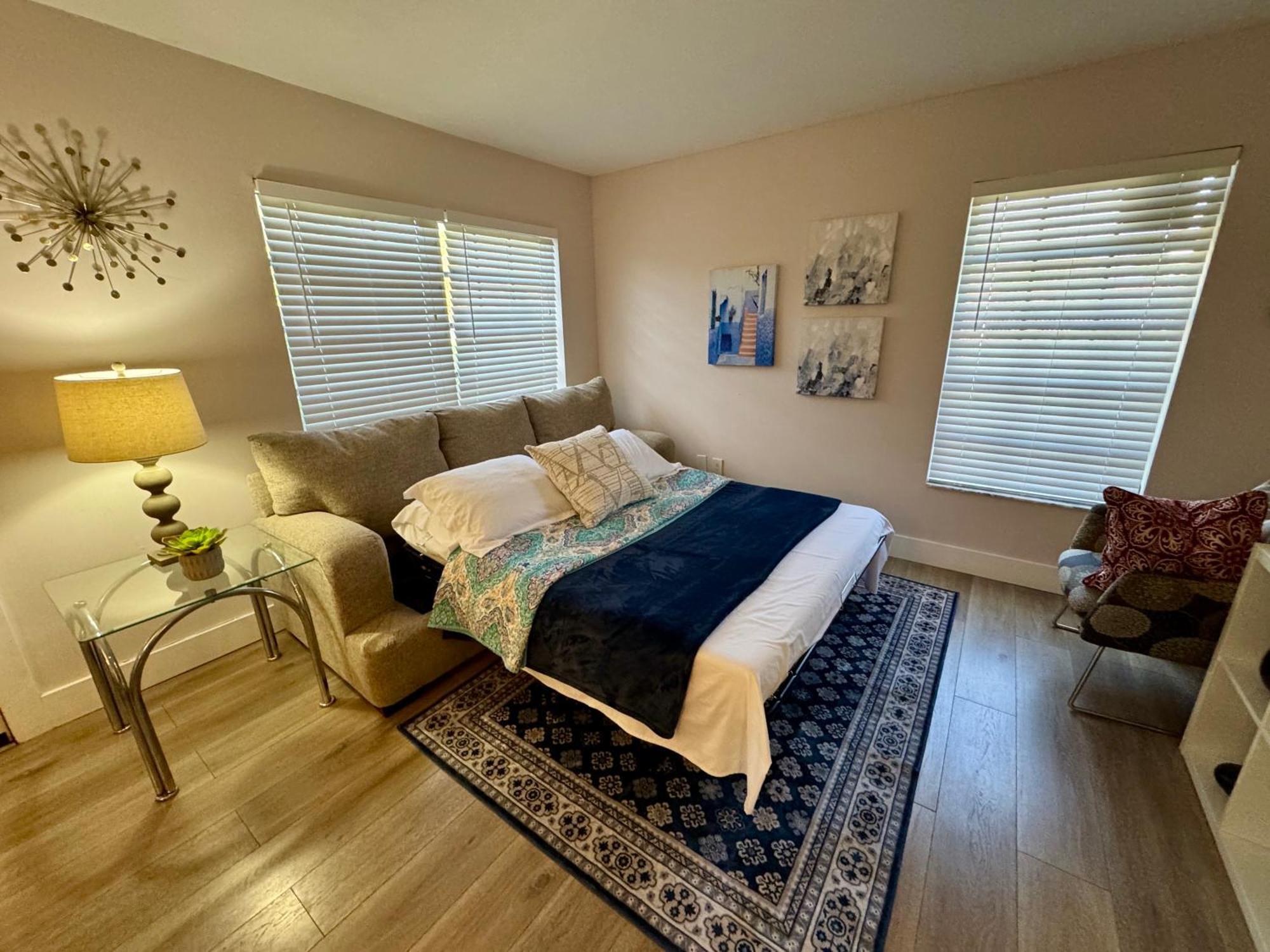 Cozy Near Coconut Grove And The Of Holiday home