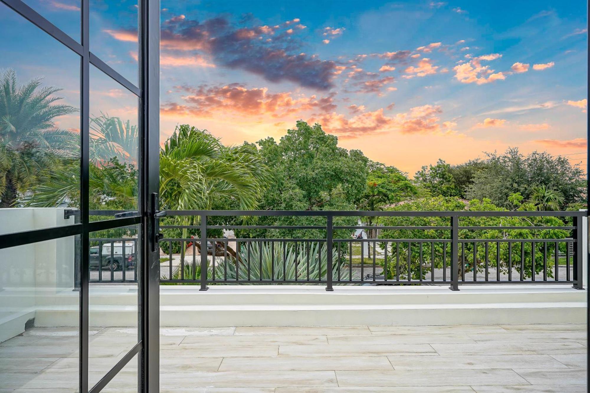Villa Verde Miami * Miami