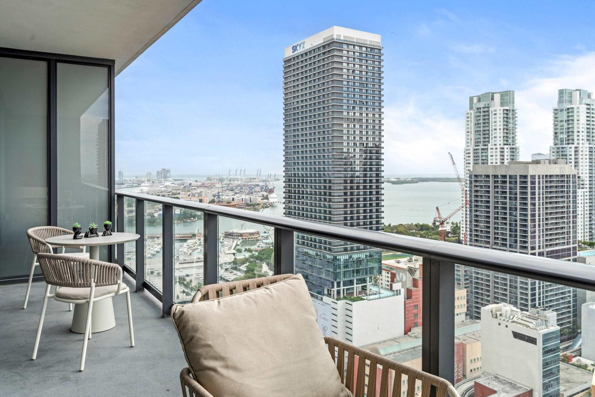 Casa de férias Rumrunner Downtown Pool Gym Full Service Tower