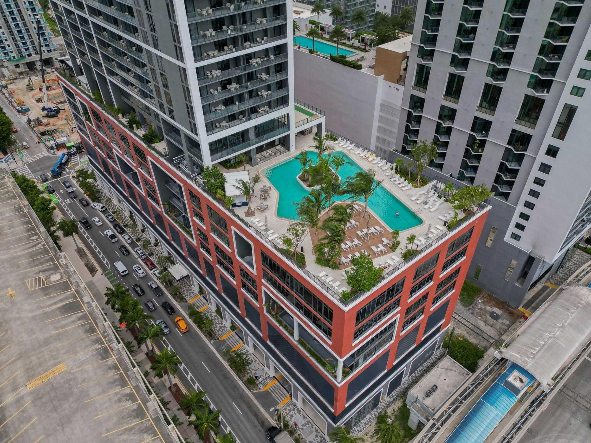 Casa de férias Rumrunner Downtown Pool Gym Full Service Tower