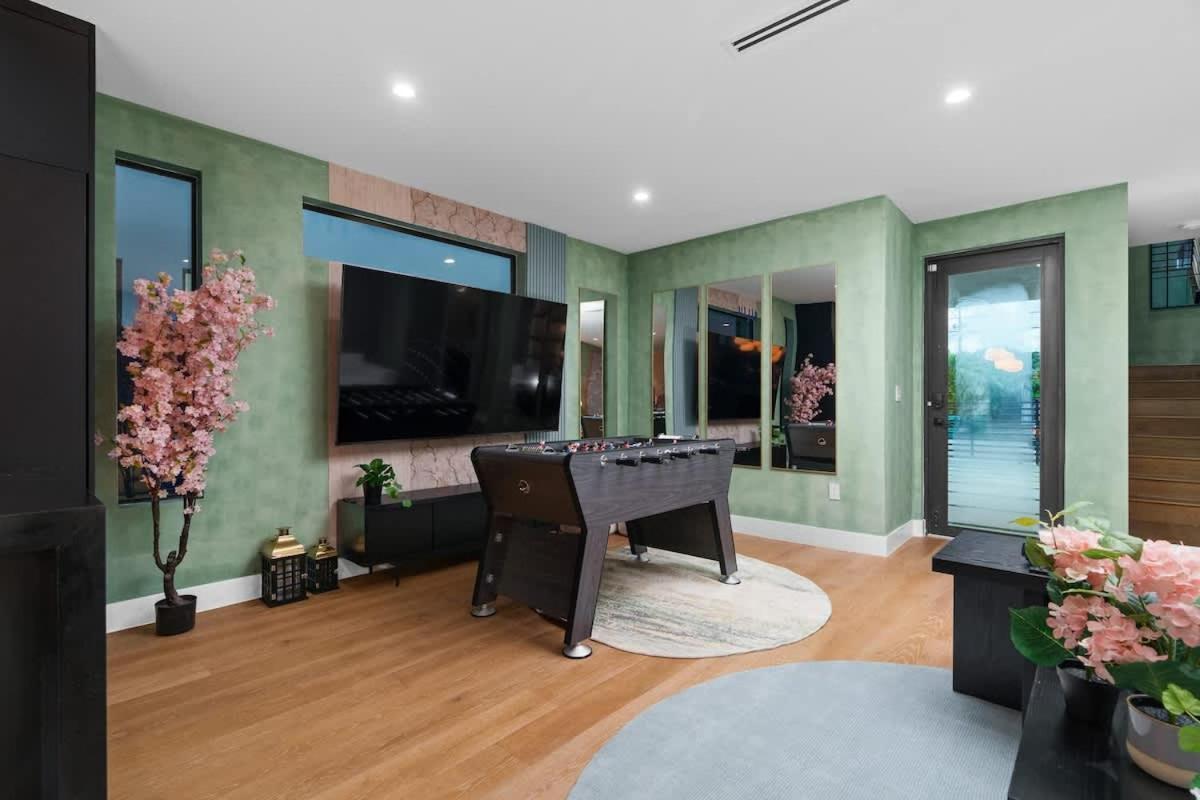 New Modern Design 4 Homes Paris Japan Greece Cuba * Miami