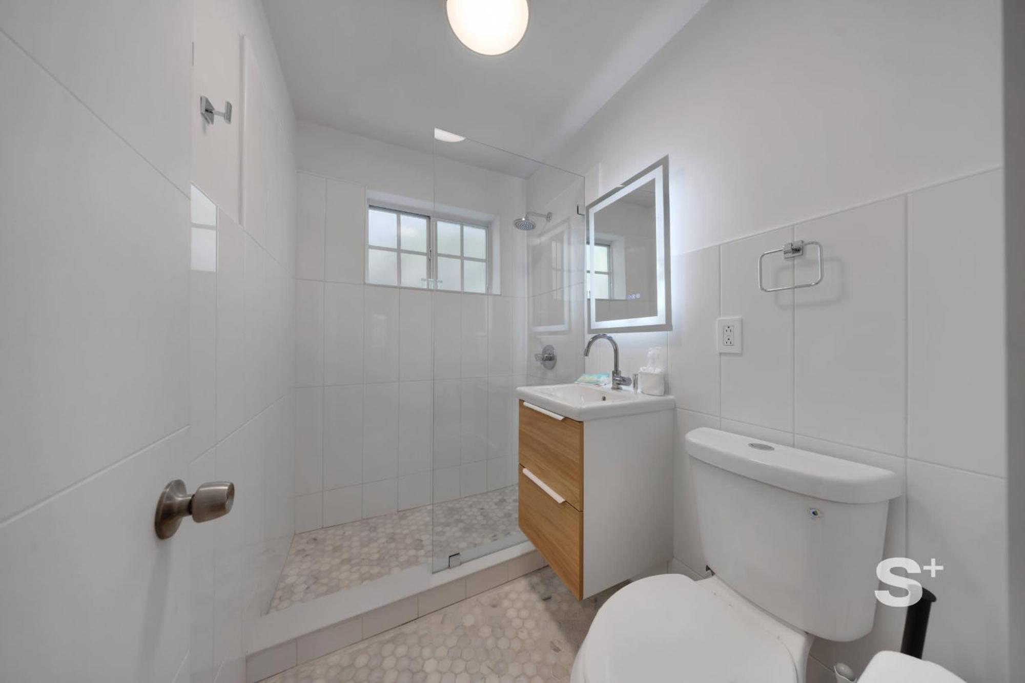 Stylish 1-br Urban Escape