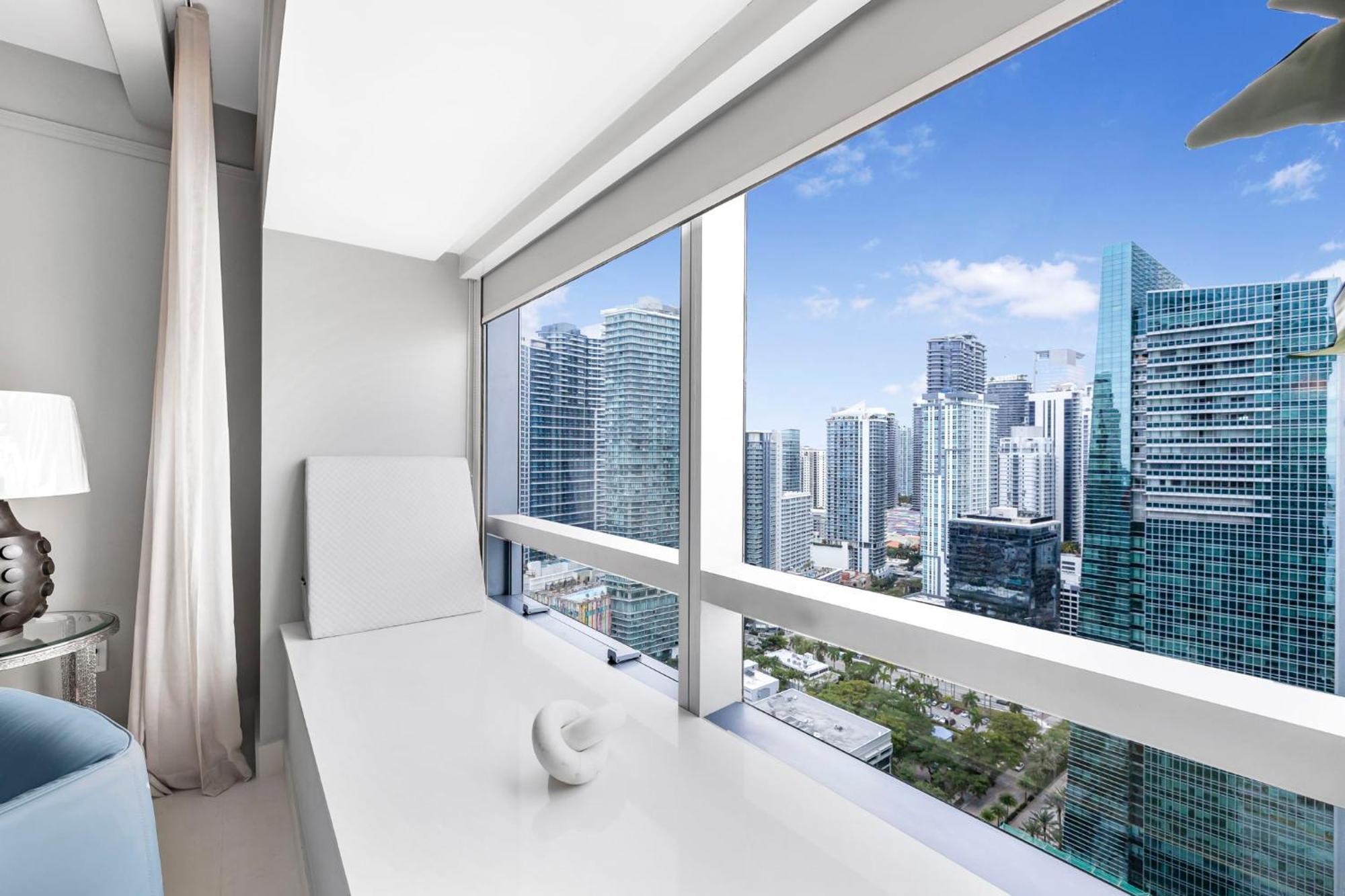 At 34th Floor! W Views From The Heights 4s Apartment *
