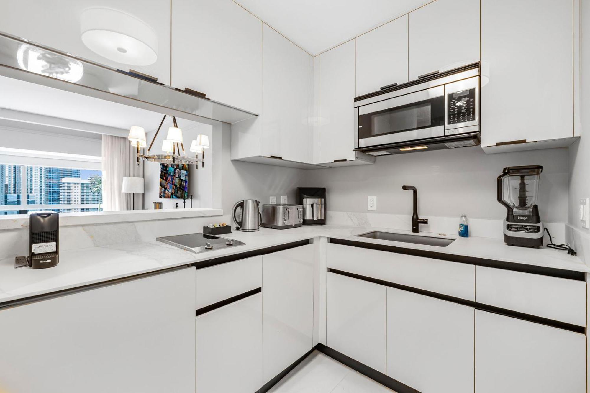 Apartment At 34th Floor! W Views From The Heights 4s