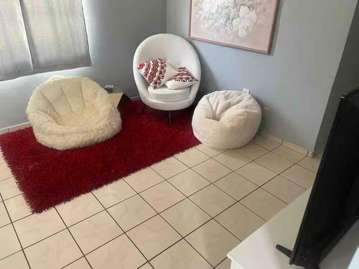 Serene - Private In Shared Homestay