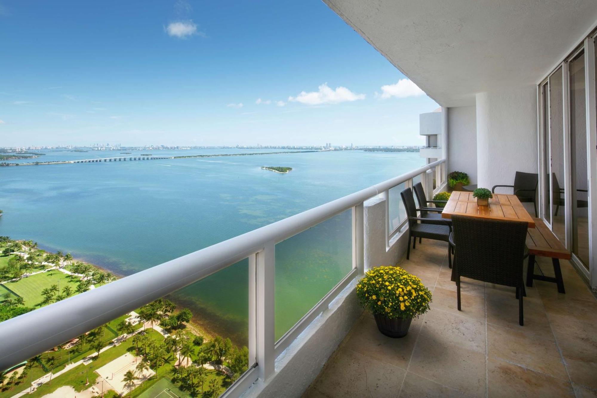 Doubletree By Hilton Grand Biscayne Bay 4*