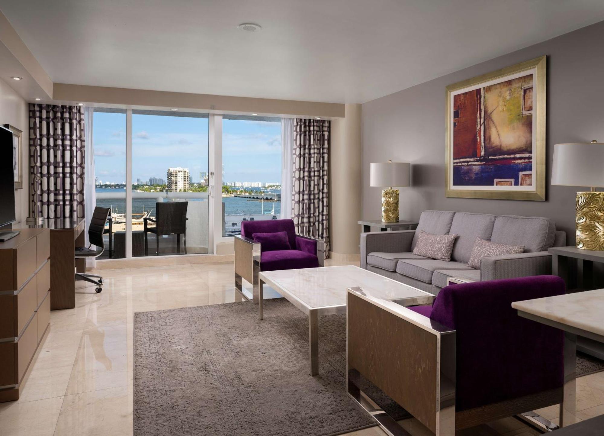 Hotel Doubletree By Hilton Grand Biscayne Bay Miami
