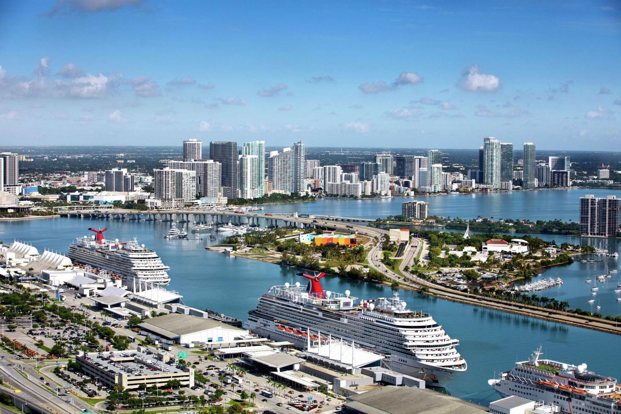 Hotel Doubletree By Hilton Grand Biscayne Bay