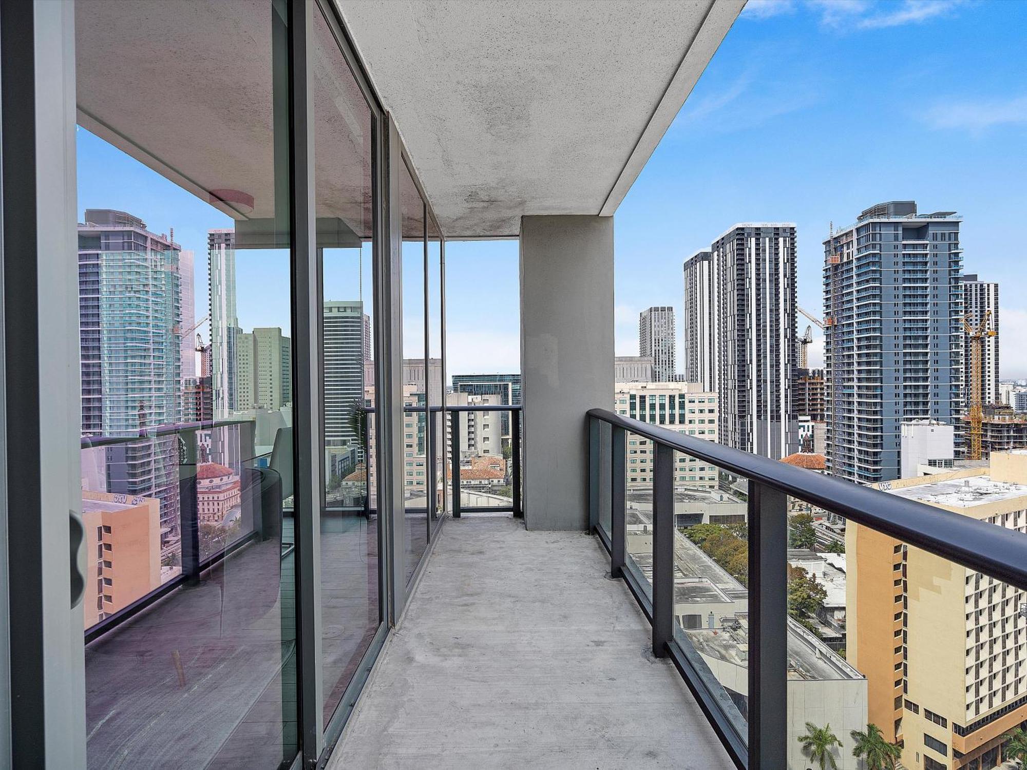 New! X Lounge V - High-rise With Rooftop Pool In Downtown