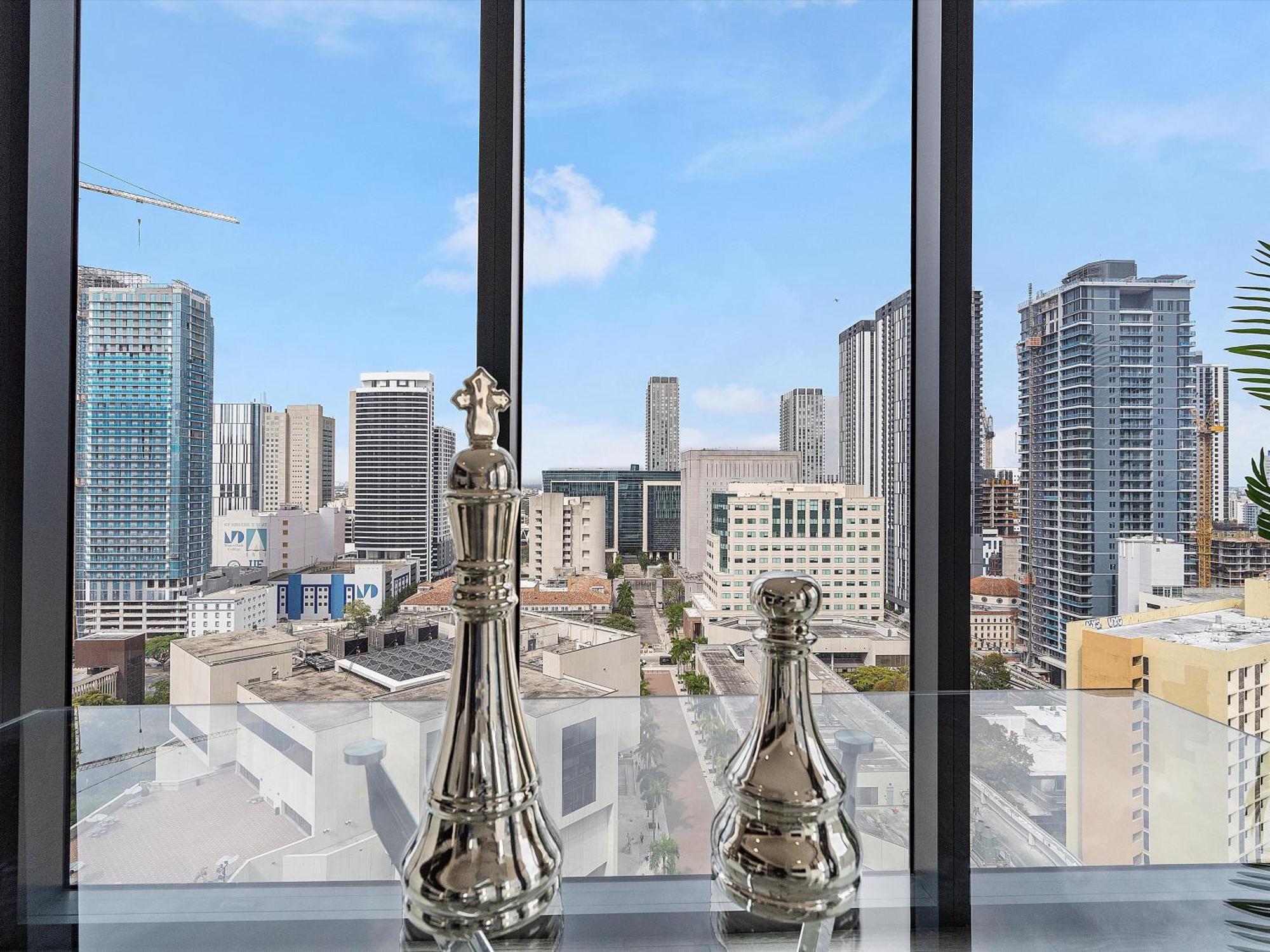 New! X Lounge V - High-rise With Rooftop Pool In Downtown