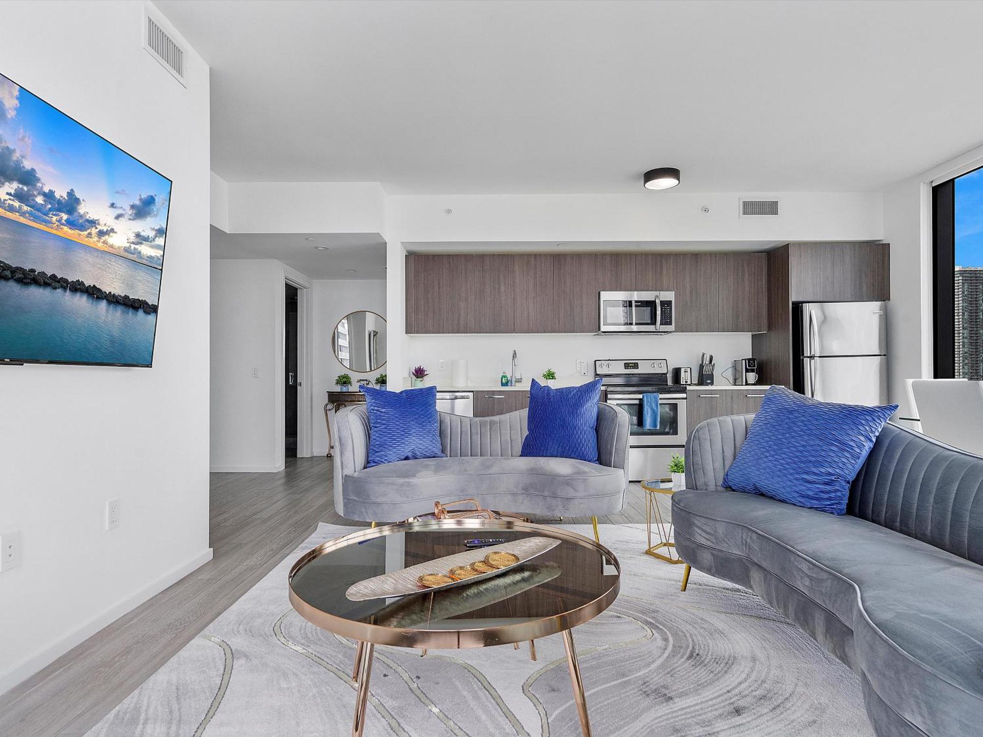 New! X Lounge V - High-rise With Rooftop Pool In Downtown Aparthotel